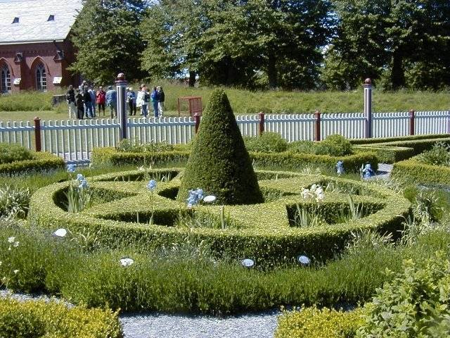 Part of the garden around "Uranienborg" (Hven)